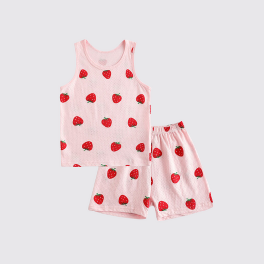 Strawberry-Themed Summer Pajamas for Girls: Inviting Sweet Dreams